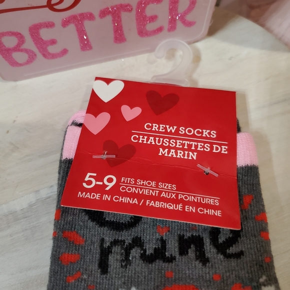 Be Mine Valentine Socks-NWT - Picture 3 of 3